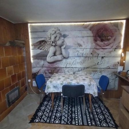 Kert Övezeti Lakás Gyöngyös Esterno foto