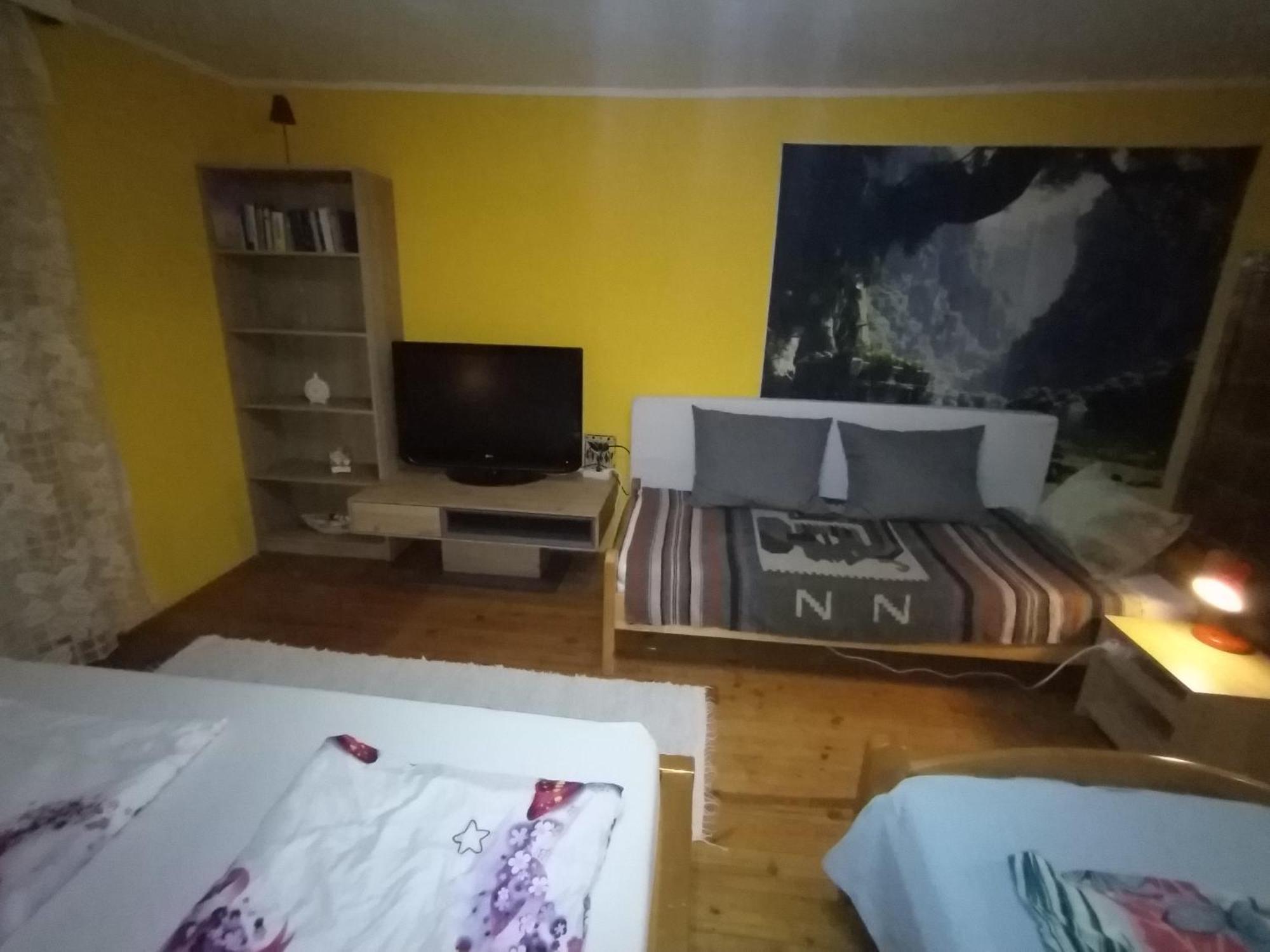 Kert Övezeti Lakás Gyöngyös Esterno foto